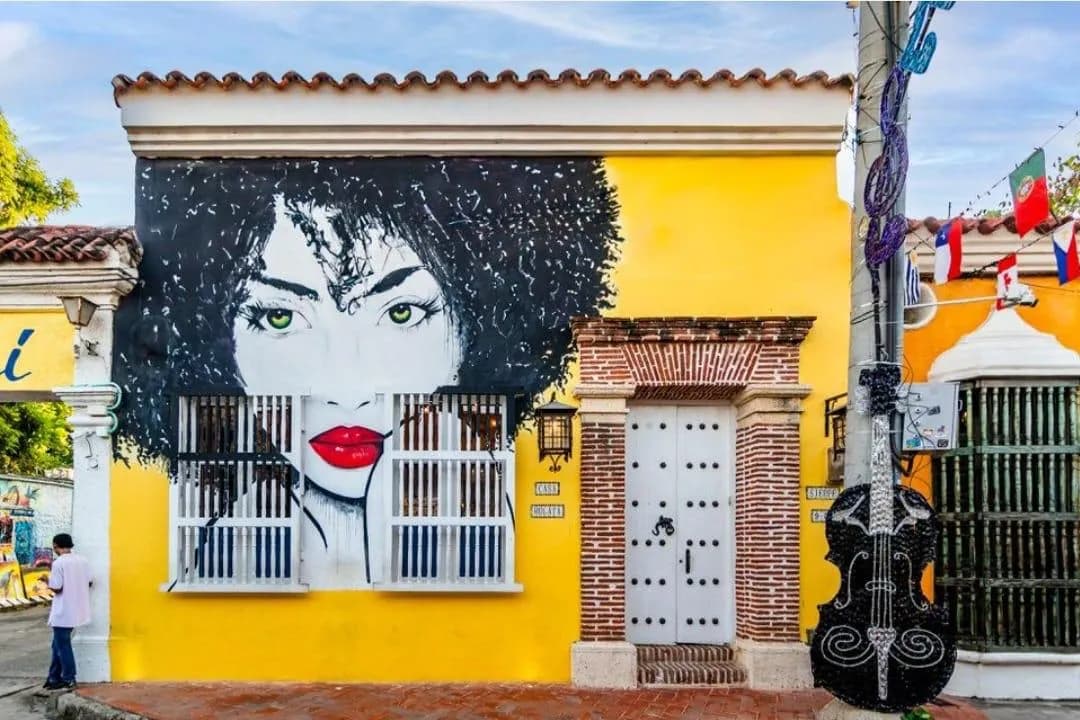Puerta del Reloj, entrada icónica a la ciudad amurallada de Cartagena de Indias