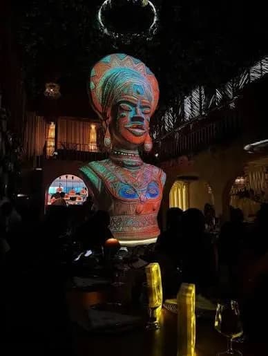 Coloridos murales y arquitectura del barrio Getsemaní en Cartagena de Indias