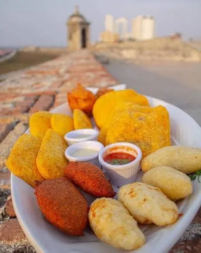 Rascacielos de Bocagrande junto a la playa en Cartagena de Indias