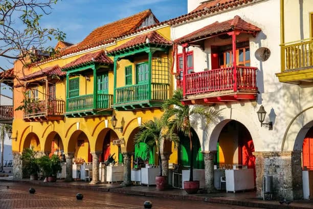 City tour nocturno por las murallas iluminadas de Cartagena de Indias
